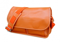 Leather Studio KAZU｜ブランド名から選ぶ｜手づくり鞄の専門店 水芭蕉 