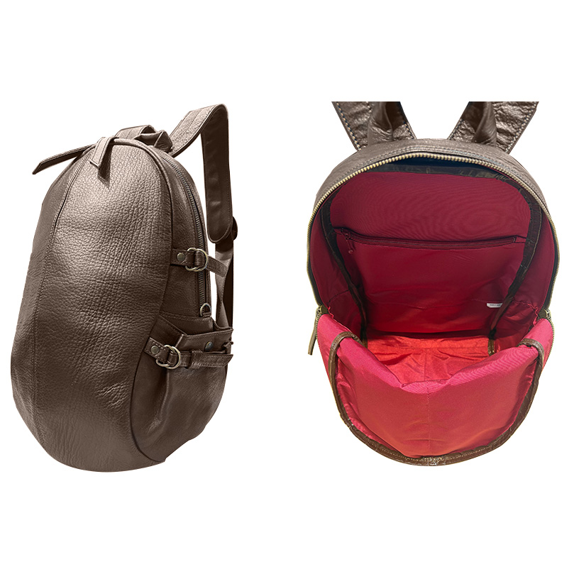 6601 鹿リュック 中